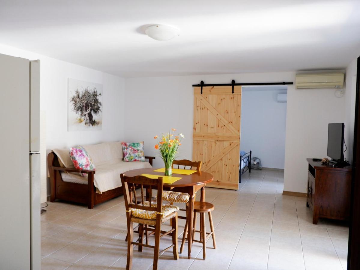 Mani Home Неон-Оитилон Экстерьер фото